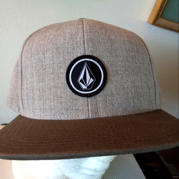 Volcom o/s - Picture 1 of 2
